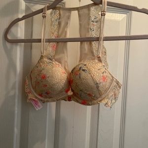 Pink VS lightly lined bra front clasp new size 32B